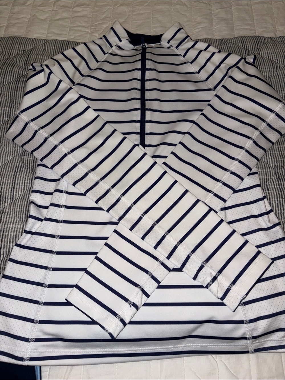 Ladies NWOT Vineyard Vines White & Navy Striped Zip-Front Pullover